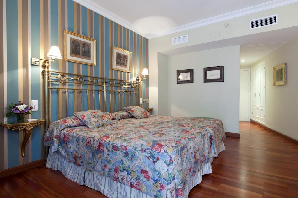 סביליה Hotel Dona Maria מראה חיצוני תמונה